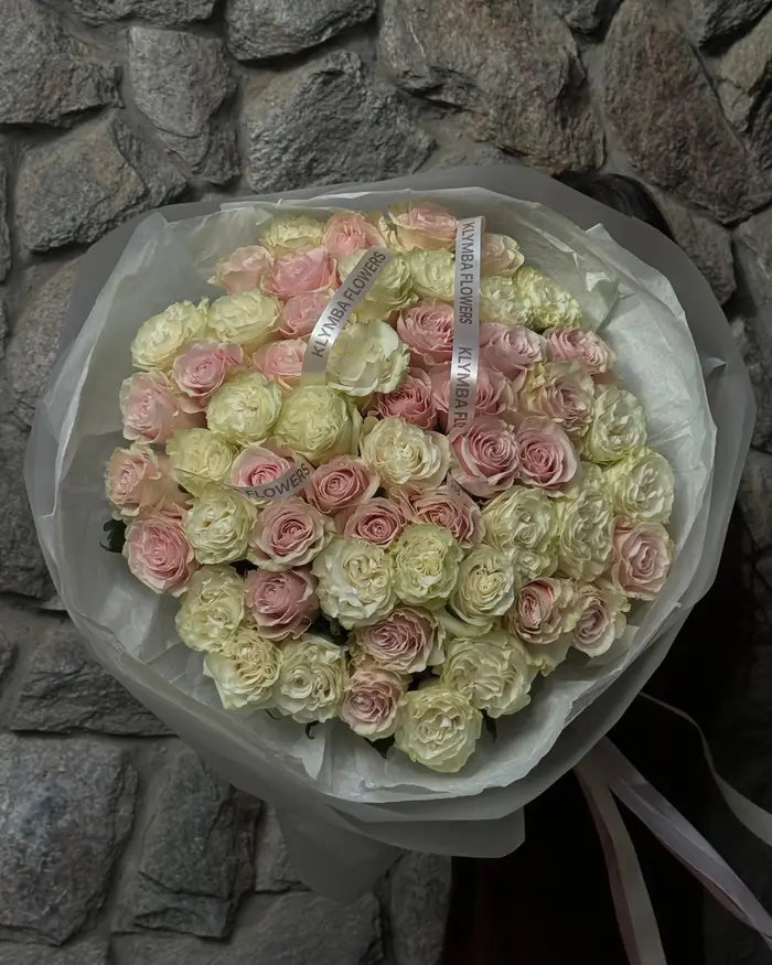 51 роза Мондиаль