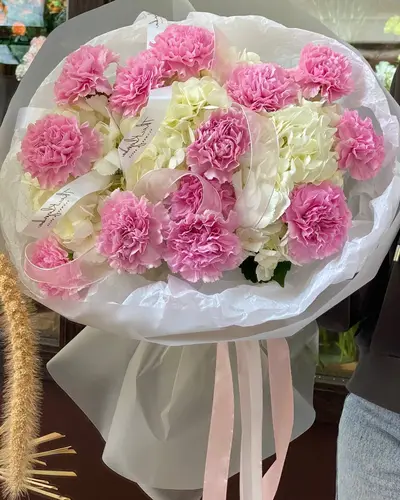 Гортензия и гвоздика
